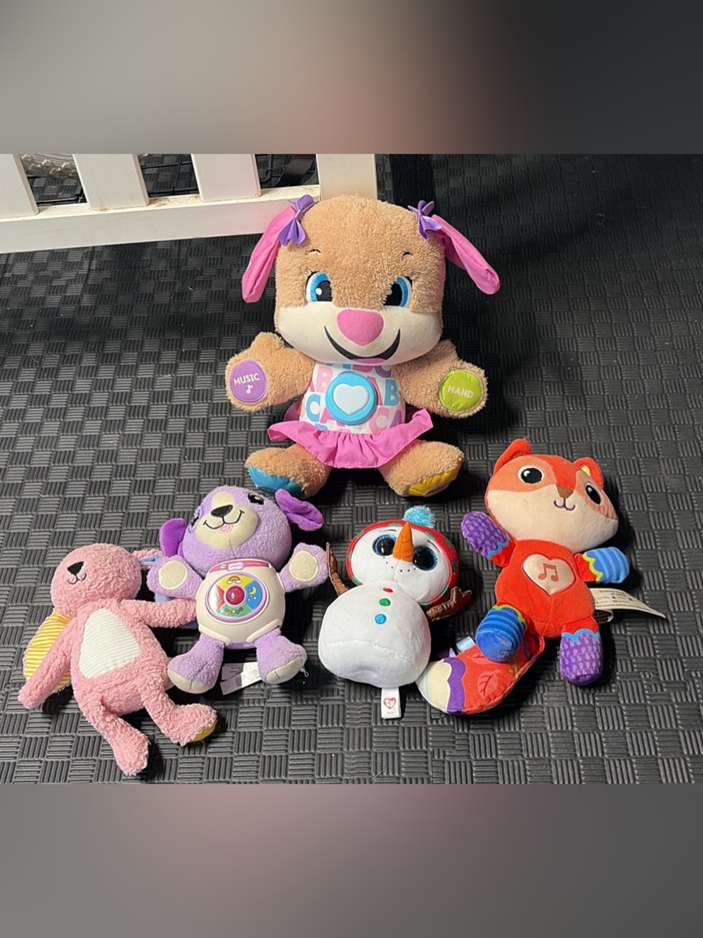 Bundle of 5 baby/children’s toys (battery operated ones work)